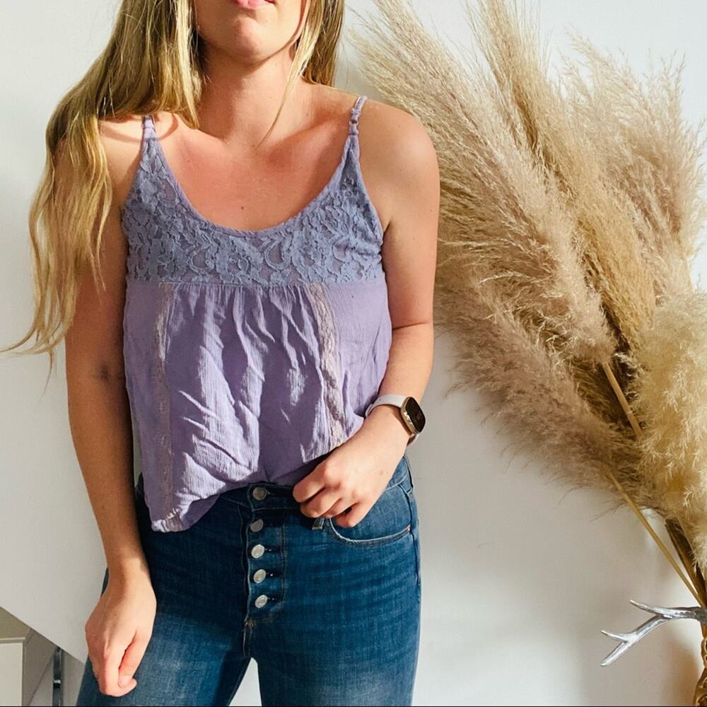BAND OF GYPSIES Purple Lavender Lace Tank Top Slit Hem Boho Shirt Blouse M